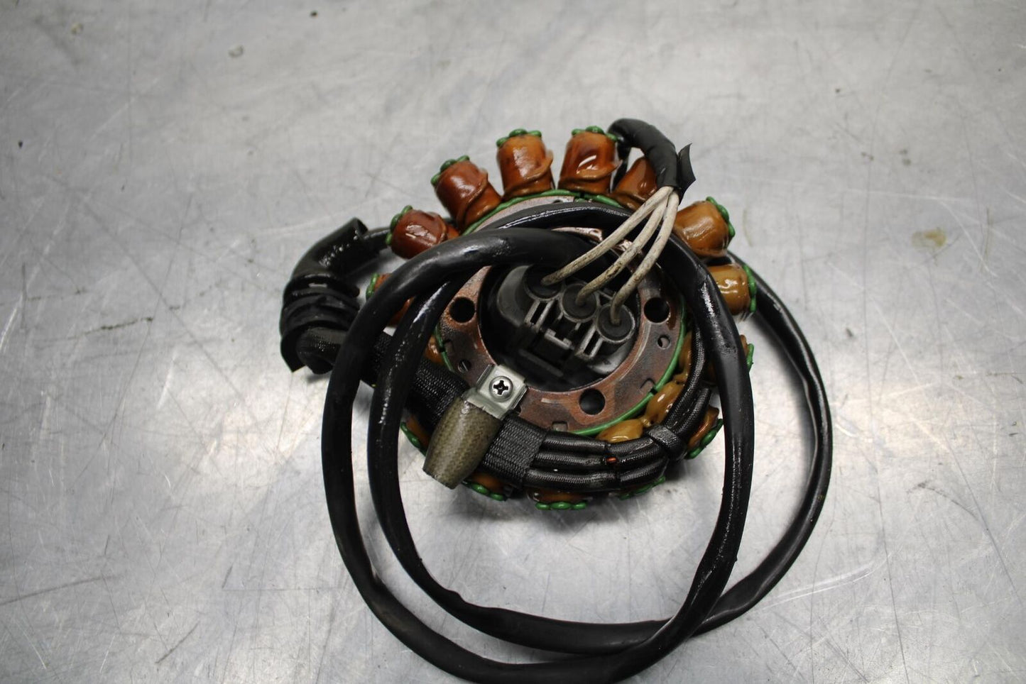 09-14 YAMAHA YZF R1 STATOR GENERATOR ALTERNATOR MAGNETO 14B-81410-00-00 BB471