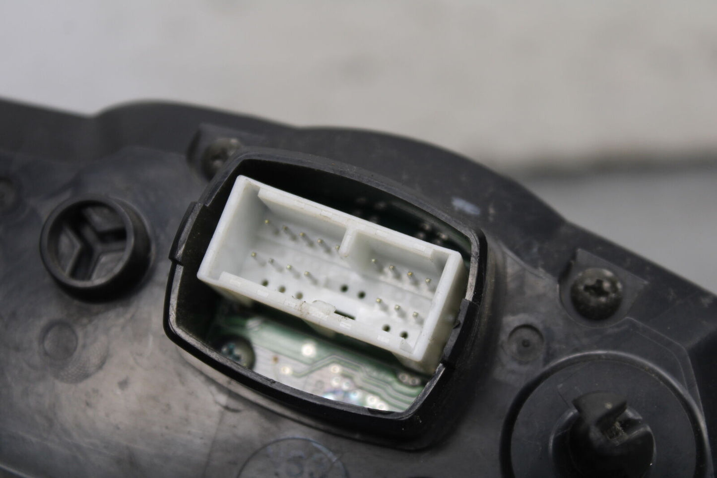 05-06 SUZUKI GSXR1000 SPEEDO TACH GAUGES CLUSTER SPEEDOMETER TACHOMETER BB677