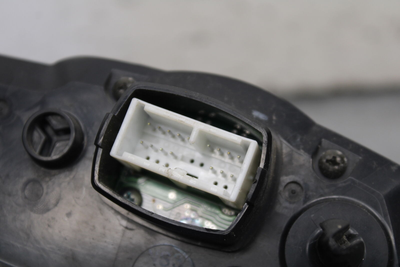 05-06 SUZUKI GSXR1000 SPEEDO TACH GAUGES CLUSTER SPEEDOMETER TACHOMETER BB677