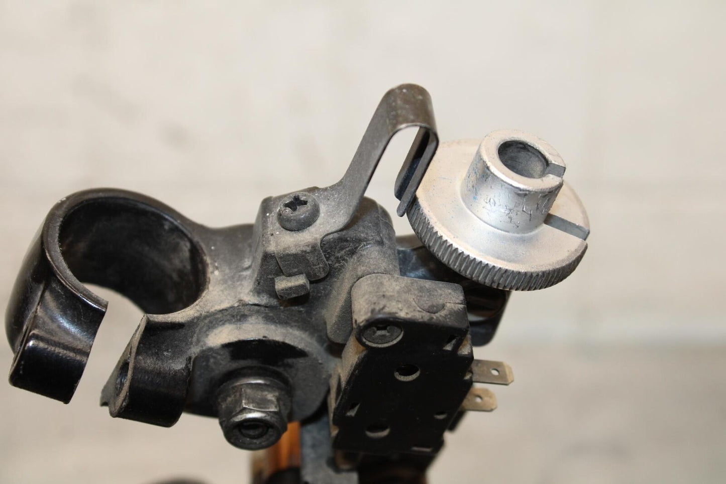 2006 Yamaha YZF R6 CLUTCH PERCH MOUNT WITH LEVER  BB560