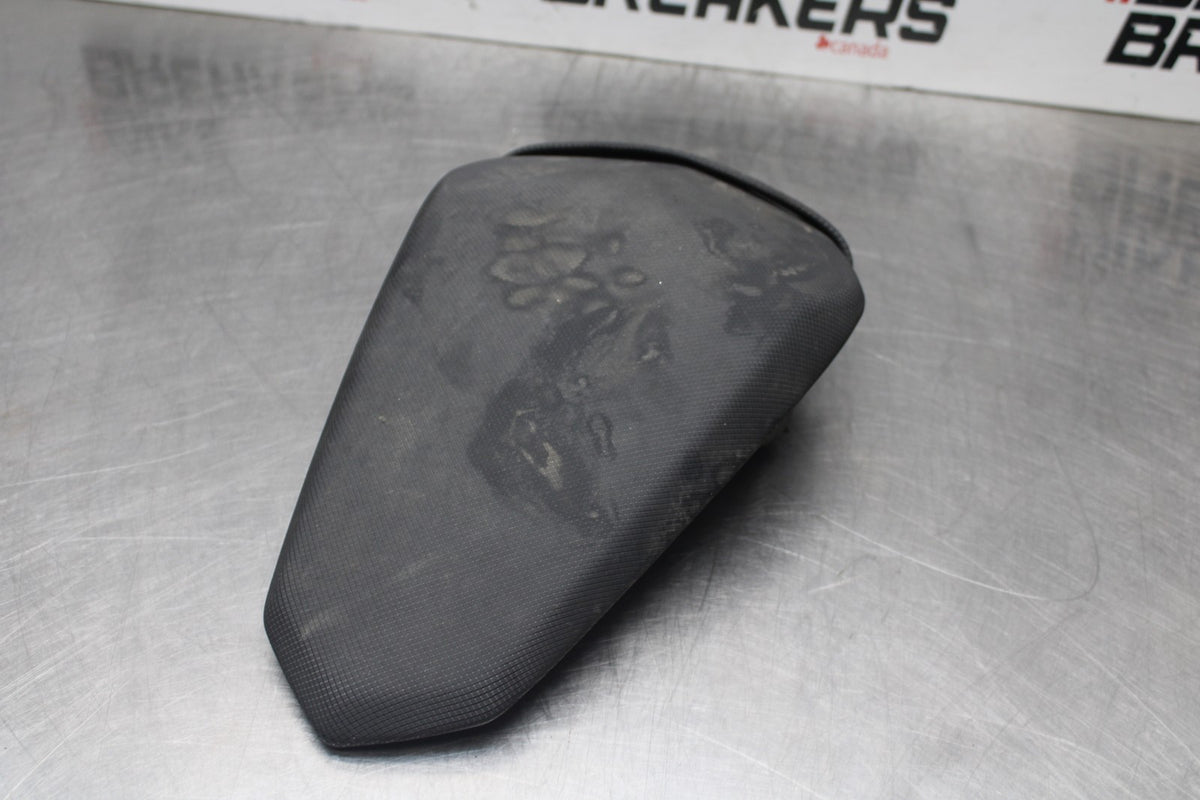 18-26 KAWASAKI Z400 REAR BACK PASSENGER TANDEM SEAT PAD SADDLE PILLION BB852