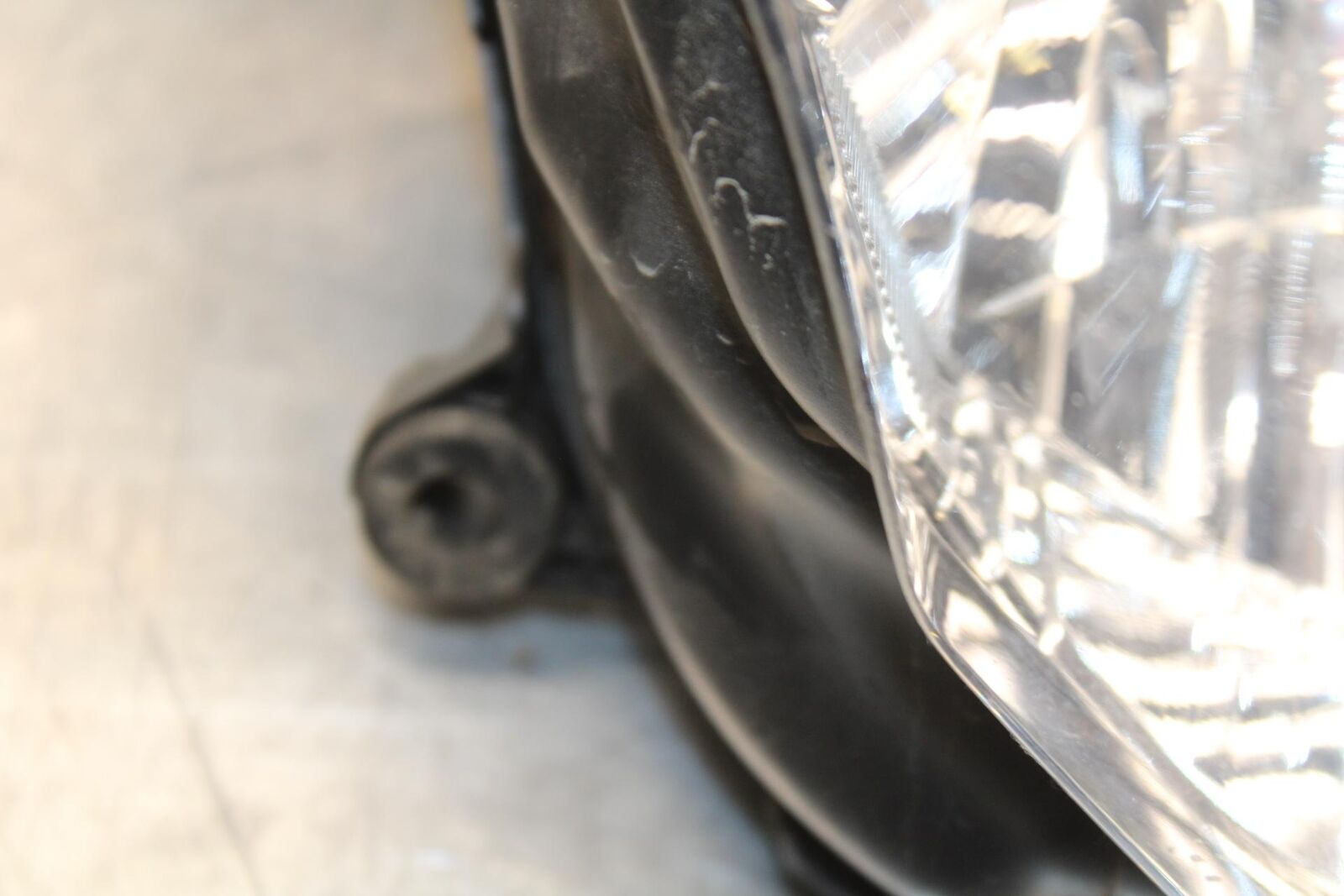 2015 Suzuki GSXR750 FRONT HEADLIGHT HEAD LIGHT LAMP BB595