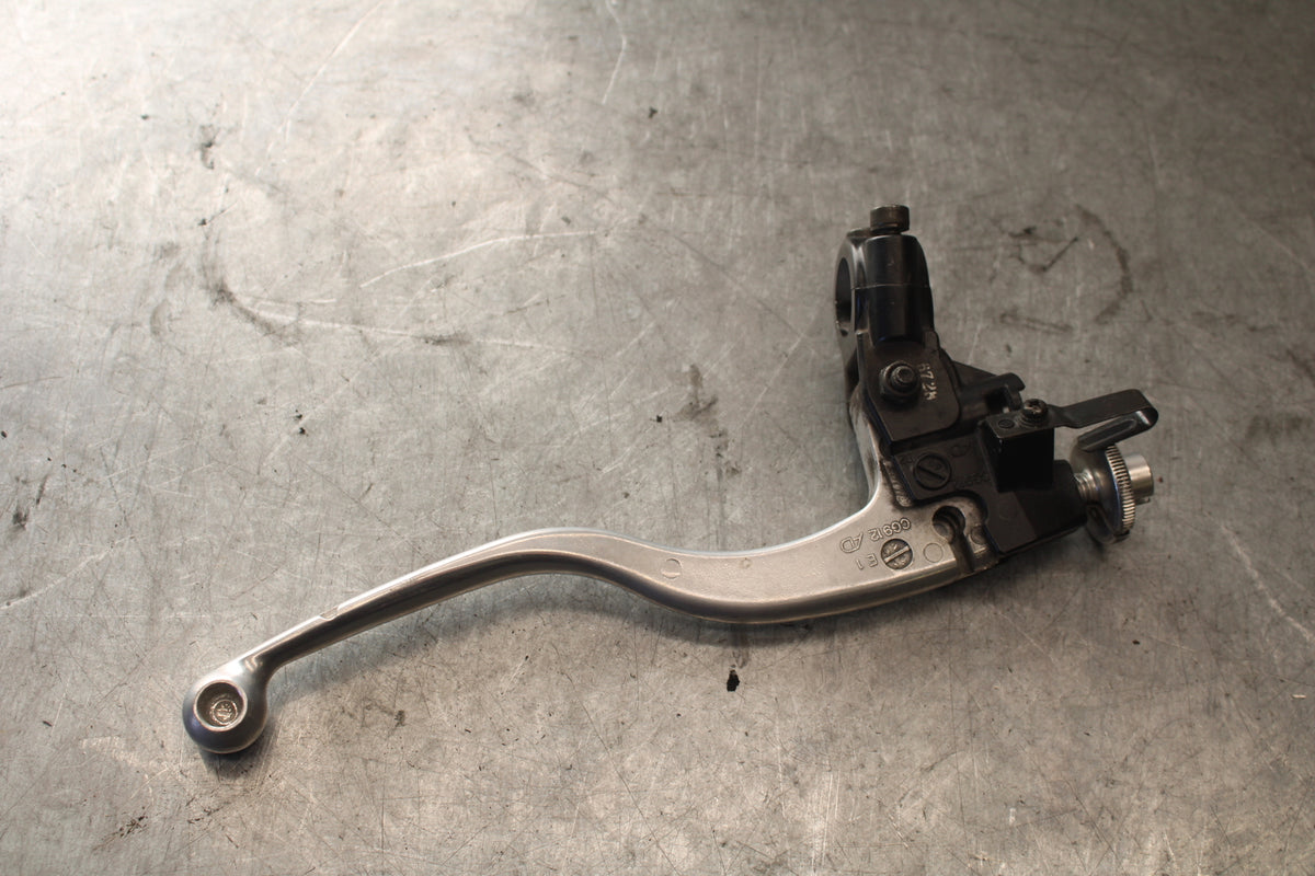 07-08 TRIUMPH DAYTONA 675 CLUTCH PERCH MOUNT WITH LEVER BB685