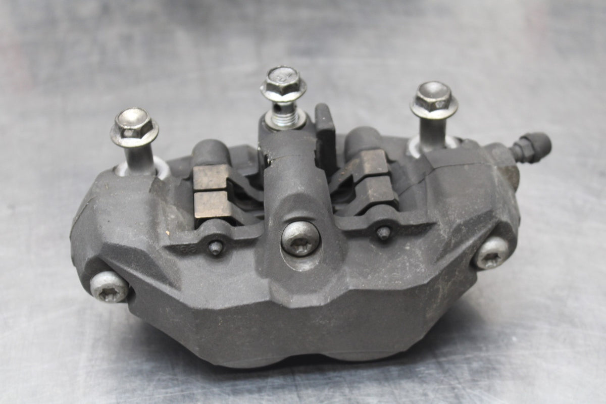06-07 SUZUKI GSXR 600 RIGHT LEFT FRONT BRAKE CALIPER SET PAIR CALIPERS BB822