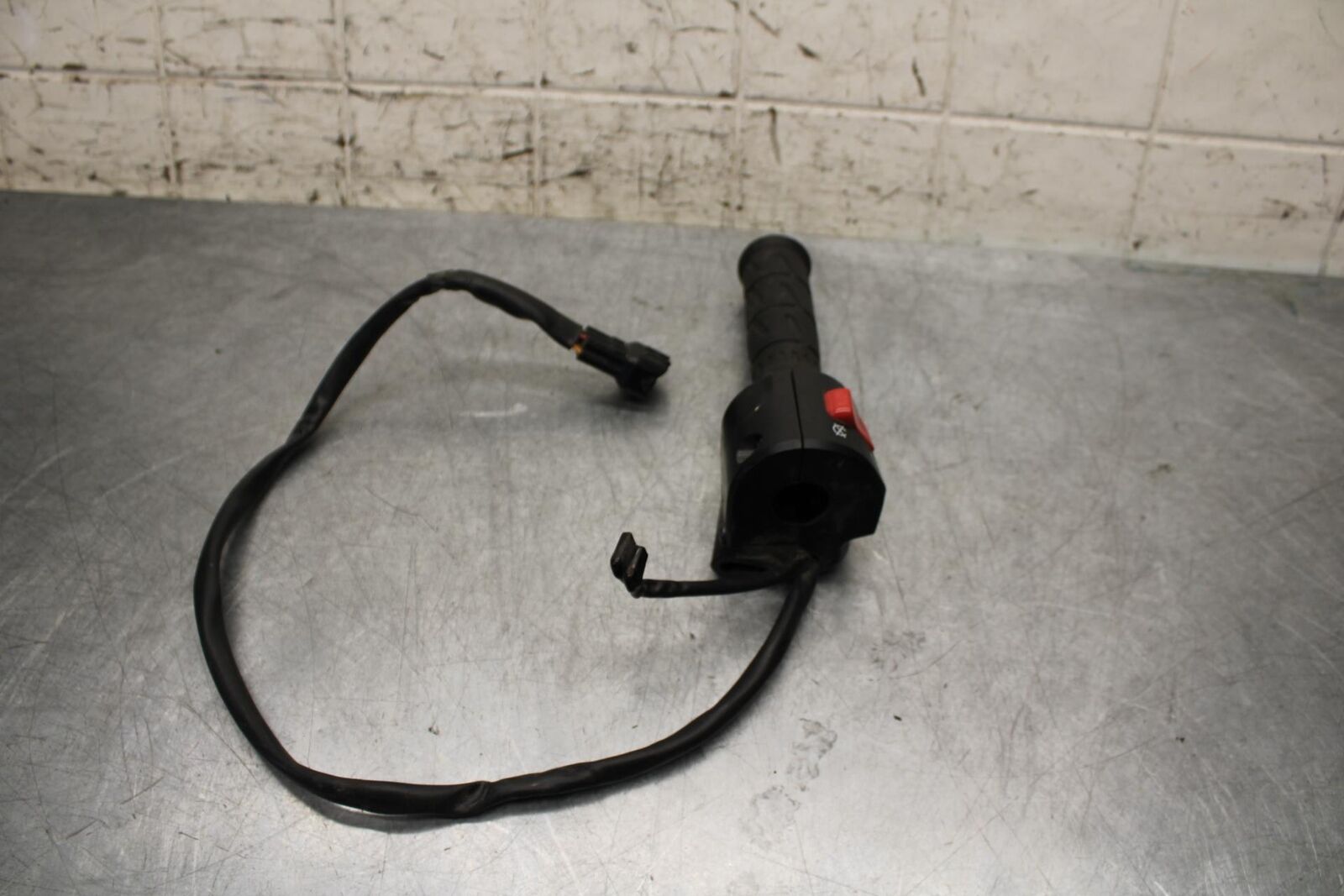 2014 Kawasaki Ninja 650 EX650E RIGHT CLIP ON HANDLE KILL OFF START SWITCH BB569