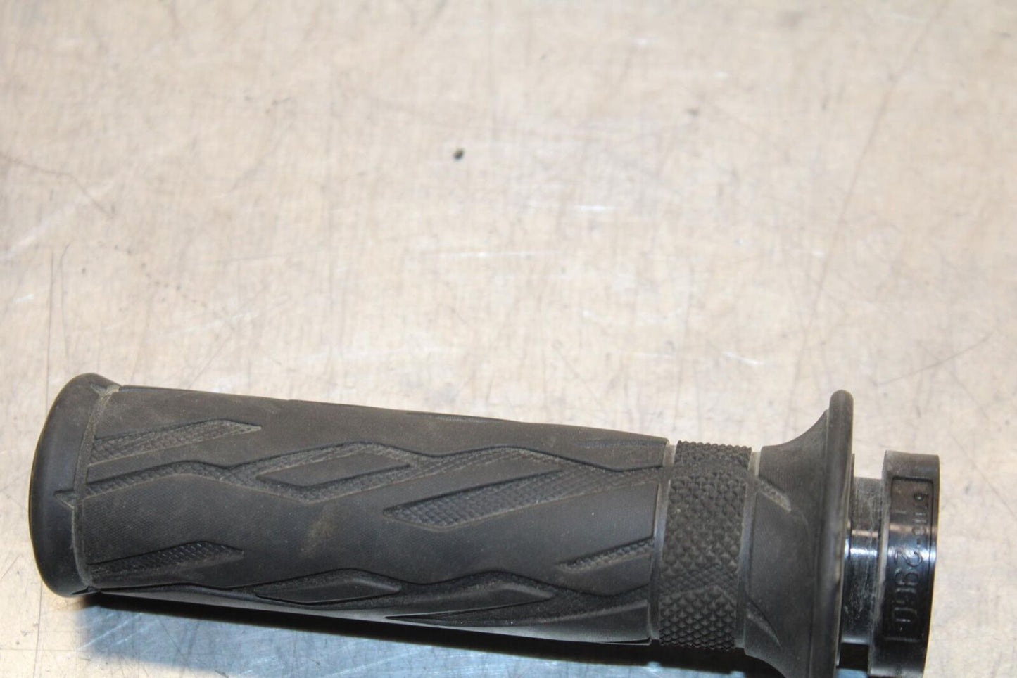 2015 Suzuki GSXR750 RIGHT THROTTLE GRIP BB595