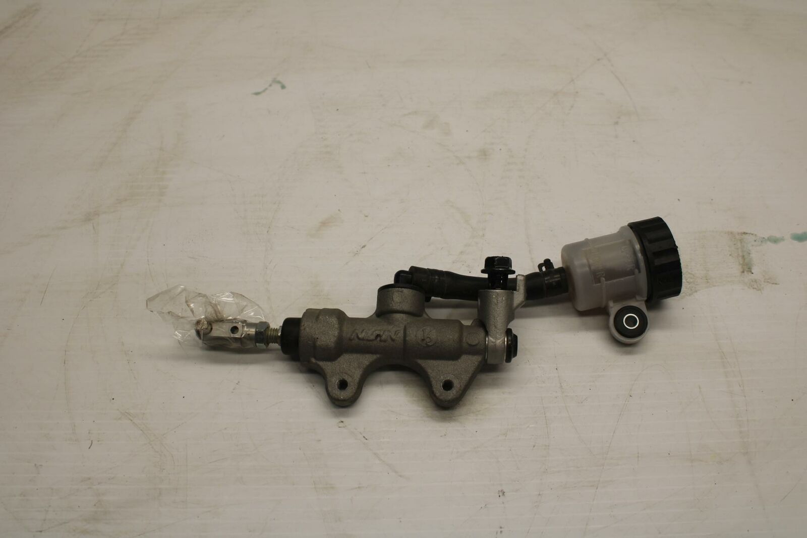 17-20 YAMAHA YZF R6 REAR BACK BRAKE MASTER CYLINDER W RESERVOIR BB257