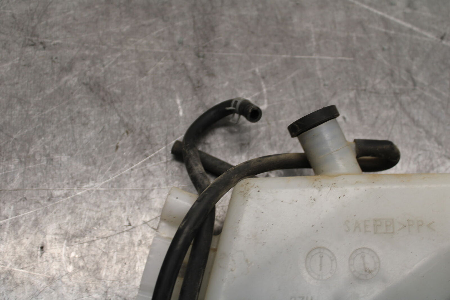 08-10 SUZUKI GSXR 600 COOLANT WATER TANK RESERVOIR BOTTLE  BB721