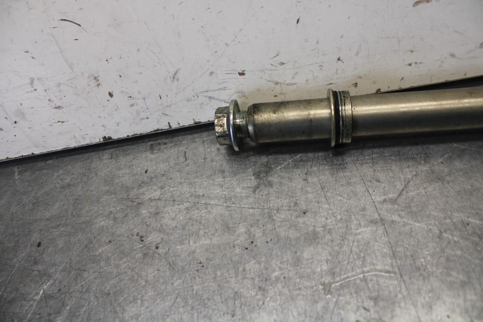 08-10 SUZUKI GSXR 600  FRONT WHEEL RIM AXLE PIVOT BOLT BB101