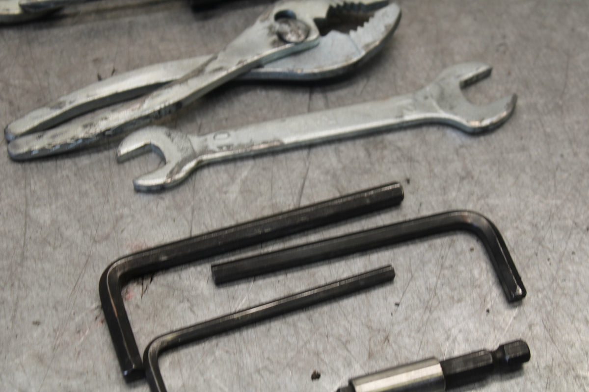 13-18 KAWASAKI NINJA ZX6R STOCK TOOLS OEM TOOL BAG KIT SET BB682