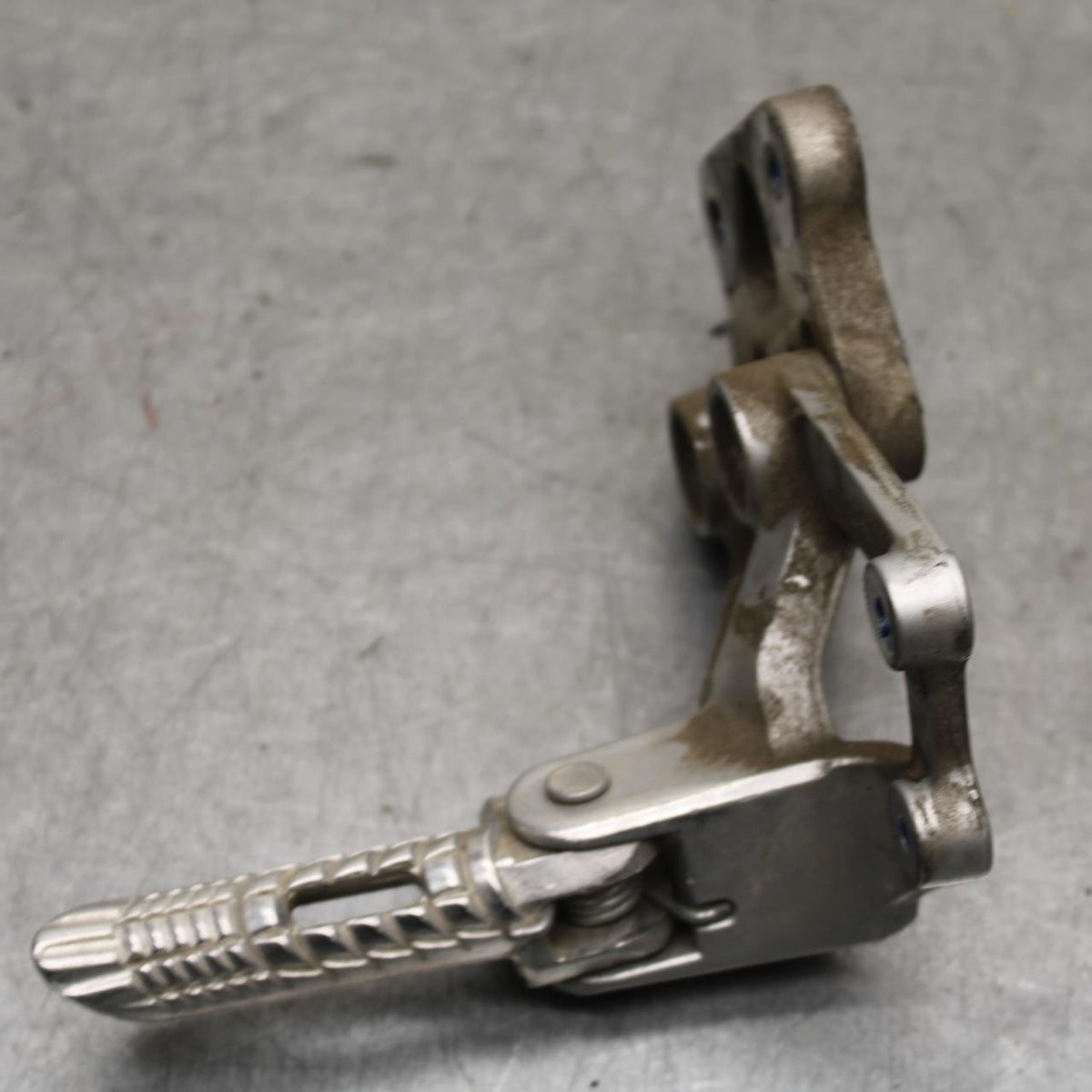 06-07 SUZUKI GSXR750 LEFT REARSET REAR SET DRIVER FOOT PEG REST STOP BB645