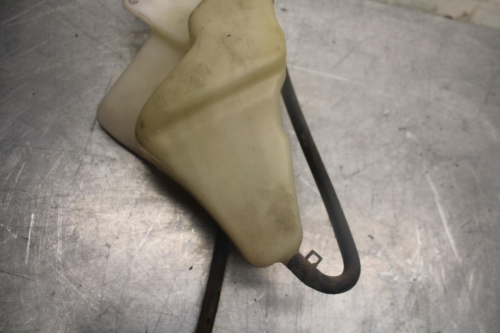 97-98 SUZUKI GSXR 600 SRAD COOLANT WATER TANK RESERVOIR BOTTLE BB455