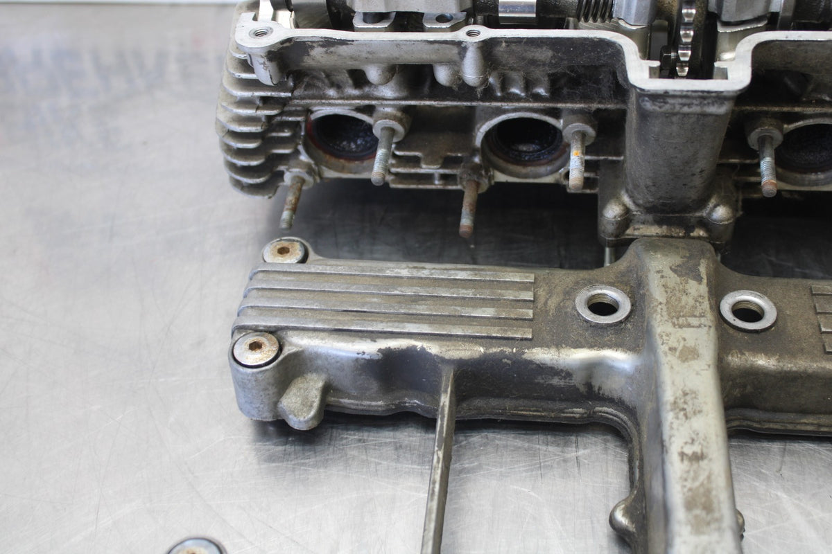 81 YAMAHA MAXIM 550 XJ550 ENGINE TOP END CYLINDER HEAD BB866