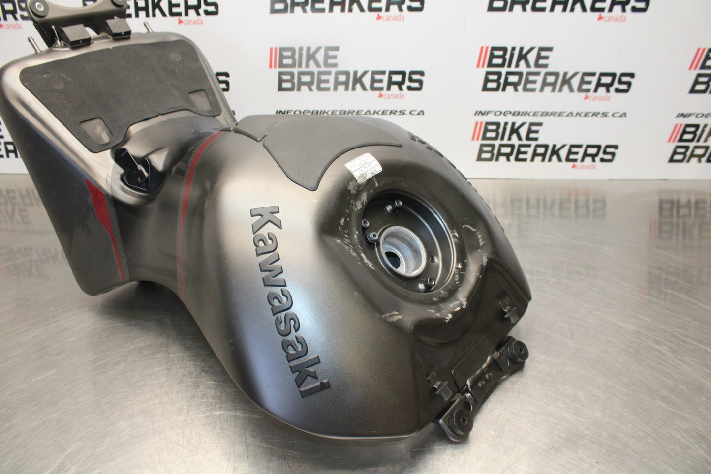 23-24 KAWASAKI NINJA ZX14R GAS TANK FUEL CELL PETROL RESERVOIR BB169