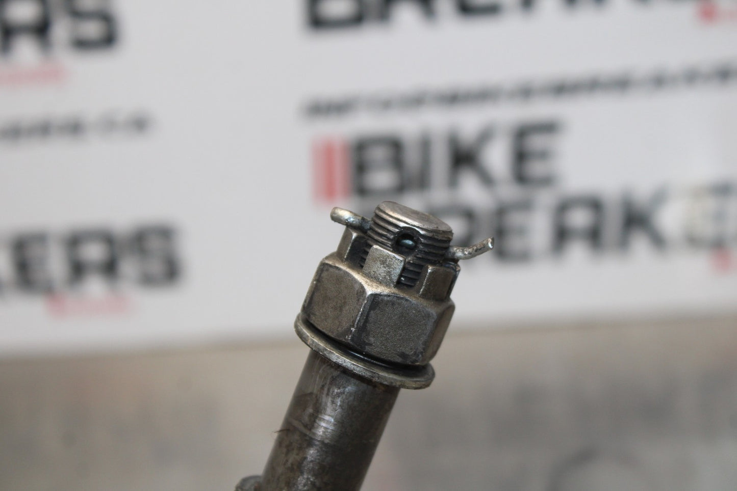 03-08 KAWASAKI VULCAN 1600 REAR AXLE BACK WHEEL RIM PIVOT BOLT AXEL BB196