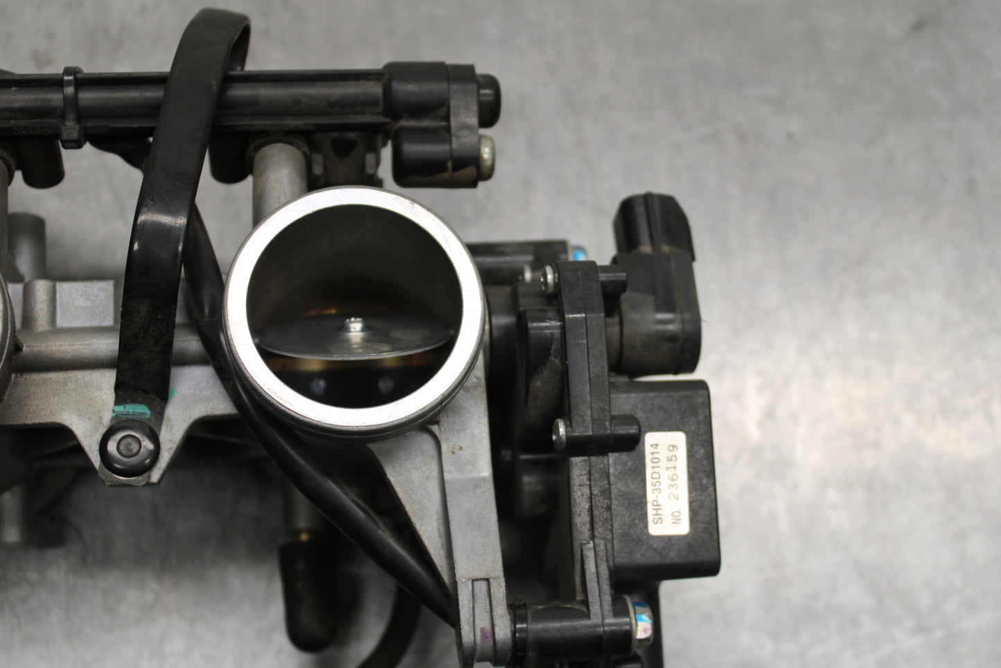 12-17 KAWASAKI NINJA 650 MAIN FUEL INJECTORS / THROTTLE BODIES BB129