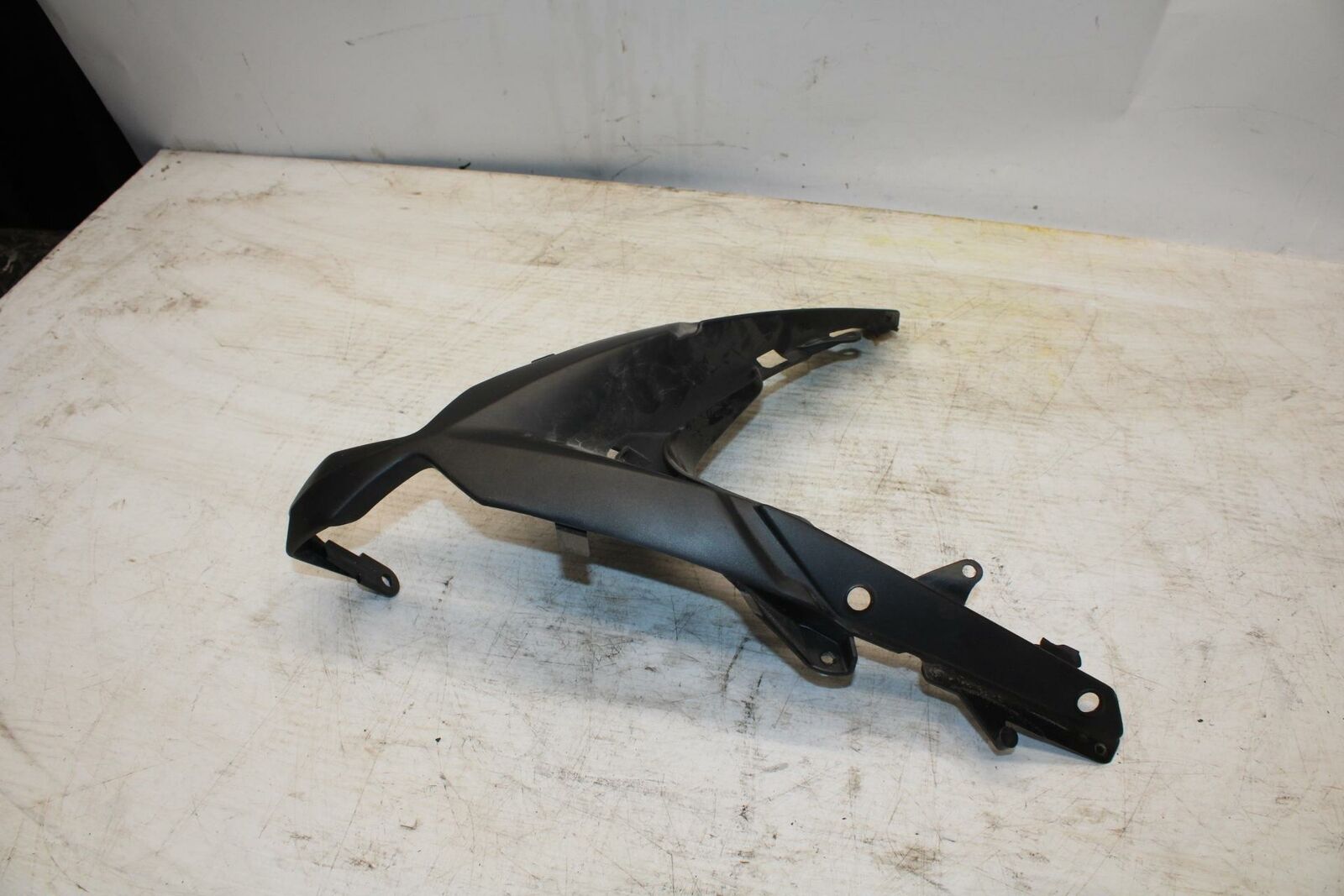 11-12 KAWASAKI NINJA 400 EX400 C FRONT CENTER COWL FAIRING BB358