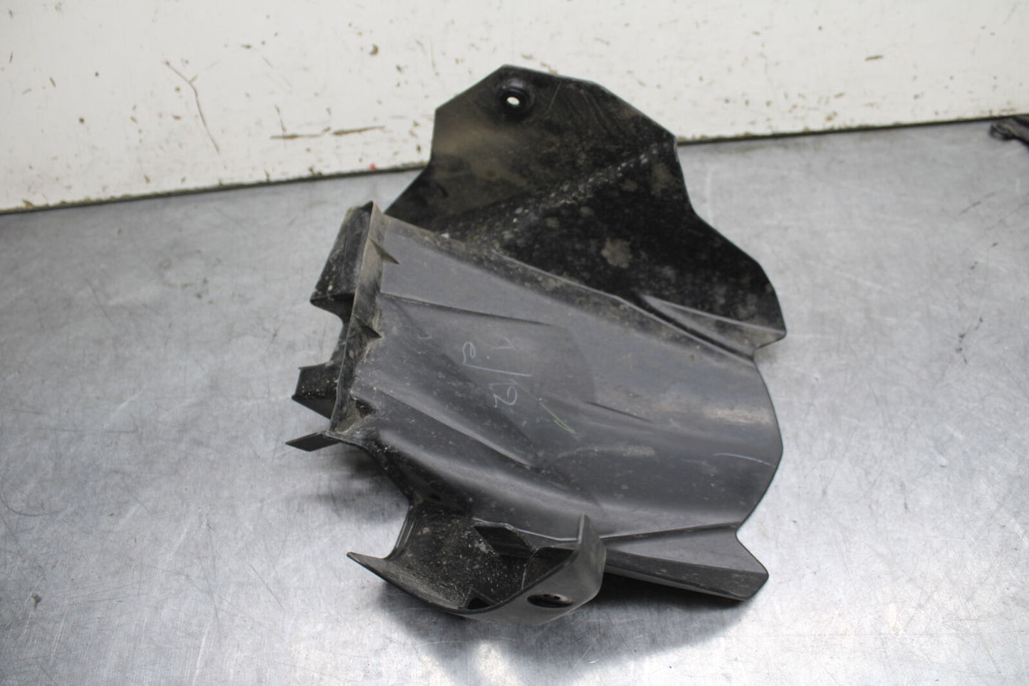 18-24 KAWASAKI NINJA 650 REAR BACK WHEEL TIRE HUGGER FENDER BB725