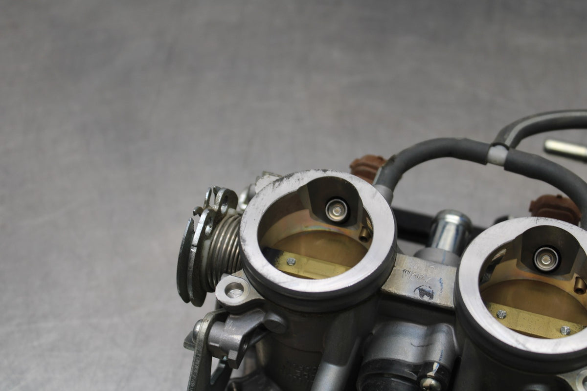 11-22 SUZUKI GSXR 600  MAIN FUEL INJECTORS / THROTTLE BODIES BB193