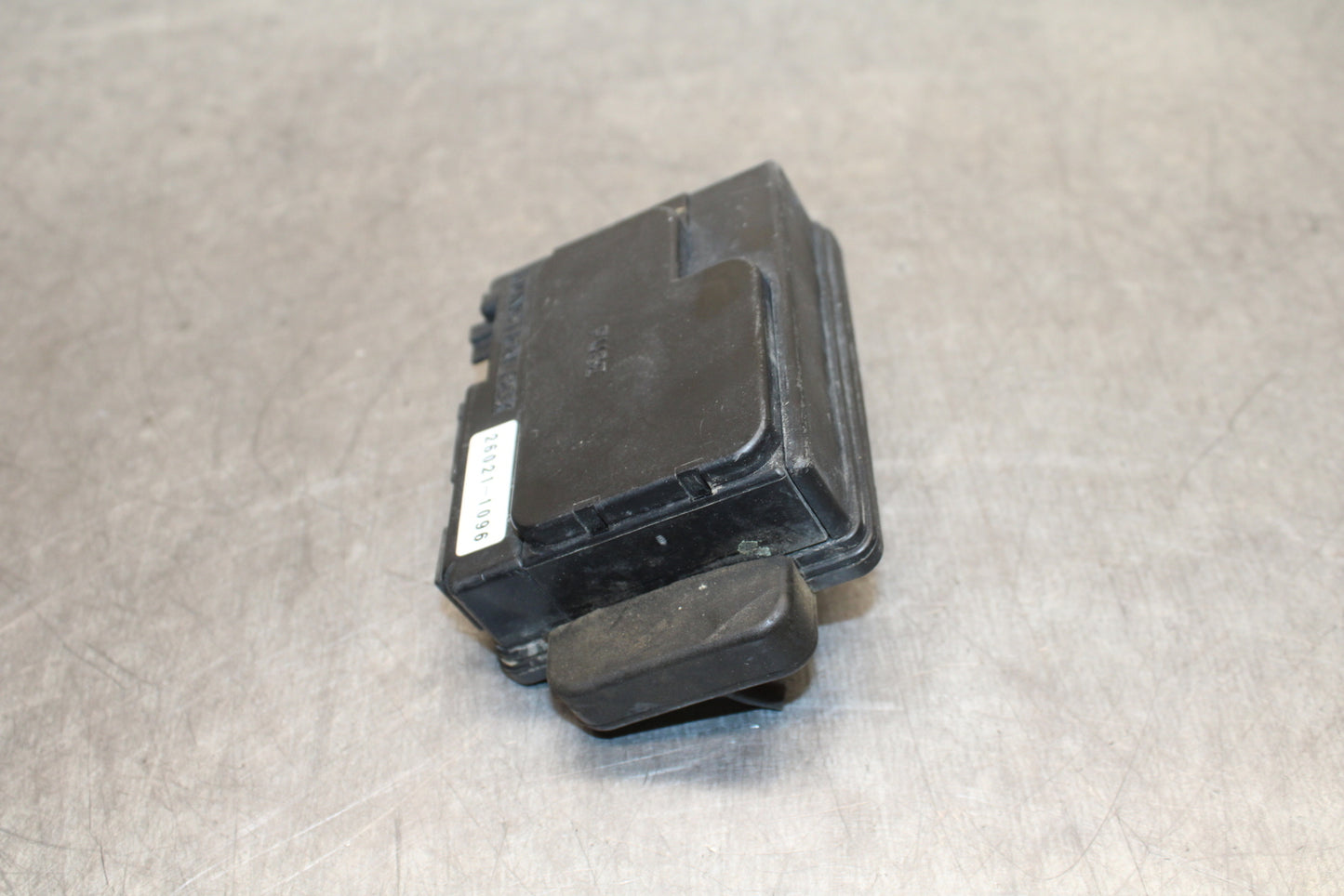 03-08 KAWASAKI VULCAN 1600 FUSE BOX BB123