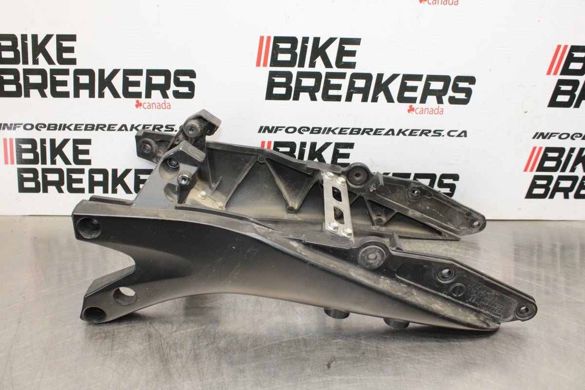 06-07 SUZUKI GSXR 600 FRONT SUBFRAME SUB FRAME BB178