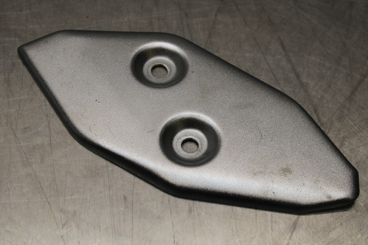 23 YAMAHA YZF R3 RIGHT REARSET REAR SET HEEL GUARD COVER  BB806