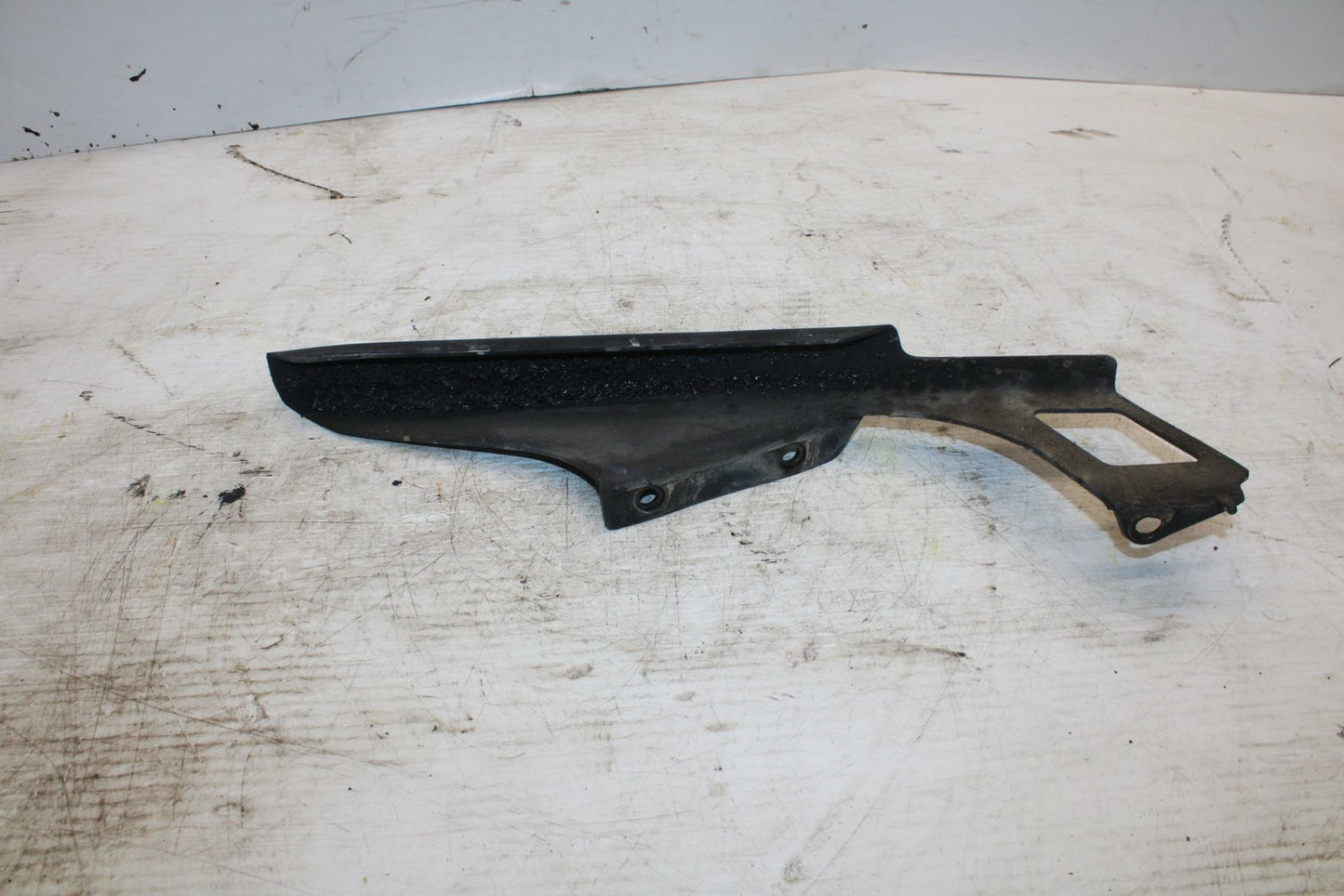 00-07 SUZUKI HAYABUSA REAR BACK DRIVE CHAIN GUARD COVER SHIELD  BB281