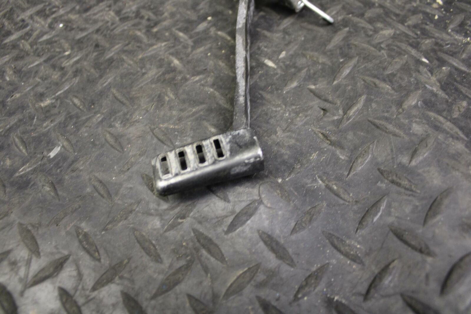 08 HONDA CBR125R RIGHT REARSET BRAKE FOOT PEDAL bb180