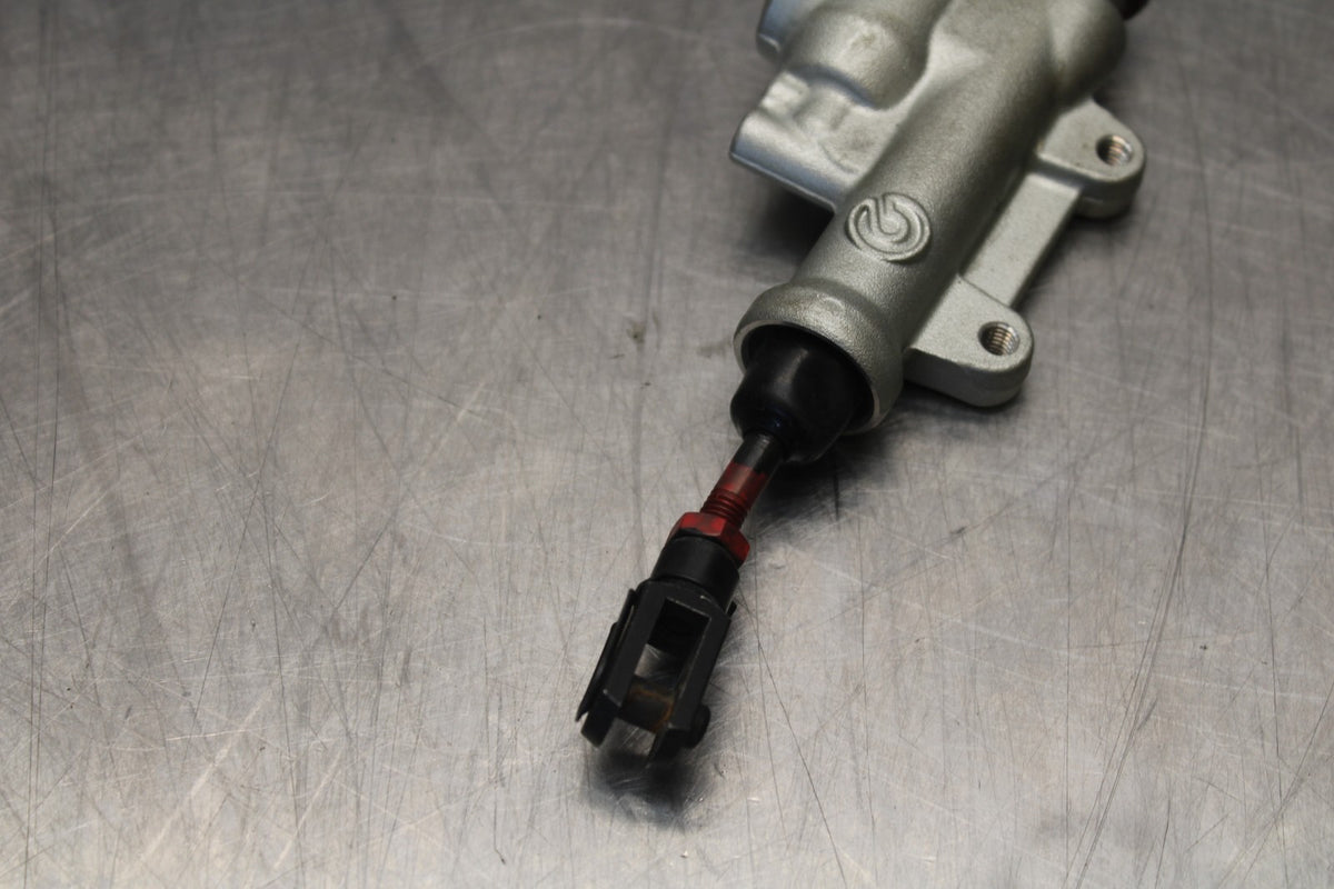 16 APRILIA TUONO V4 1100 REAR BACK BRAKE MASTER CYLINDER BB905