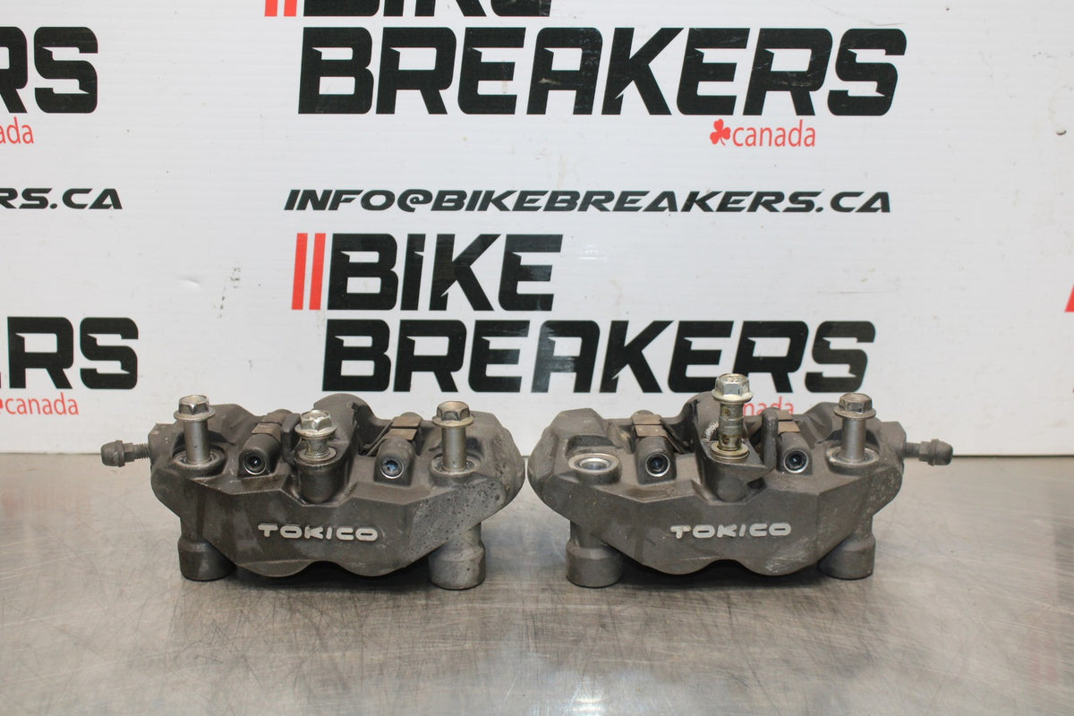 06-07 SUZUKI GSXR 600 RIGHT LEFT FRONT BRAKE CALIPER SET PAIR CALIPERS BB178