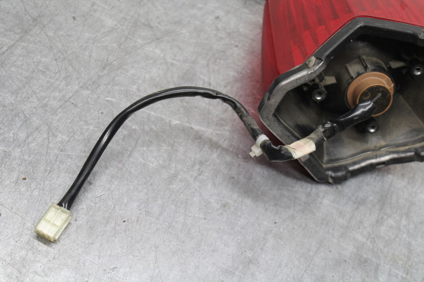 09-15 YAMAHA FZ6R REAR TAIL TAILLIGHT BACK BRAKE LIGHT BB719