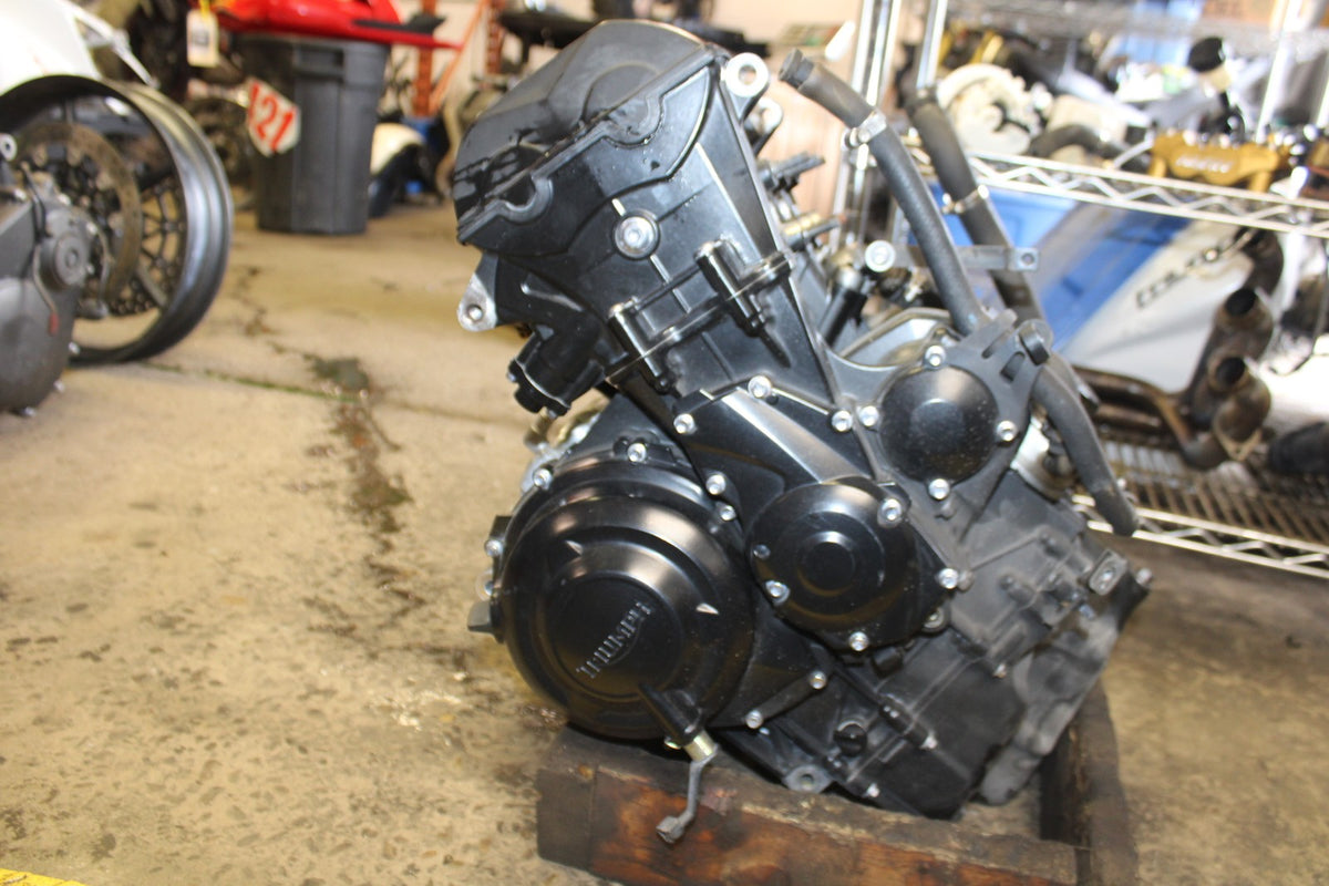 12 TRIUMPH STREET TRIPLE R ENGINE MOTOR BB914