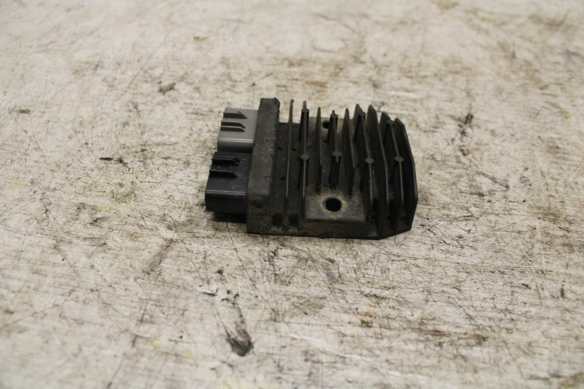 16-21 YAMAHA XSR900 RECTIFIER VOLTAGE REGULATOR BB370