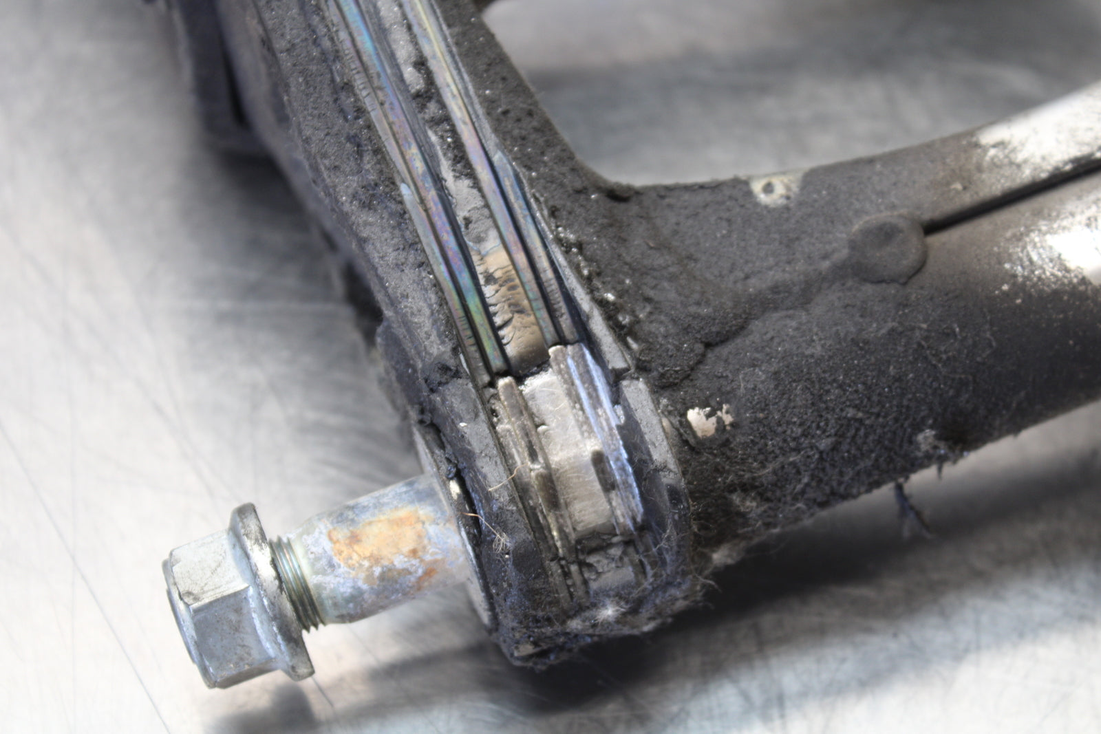 03 SUZUKI SV650S REAR SWINGARM BACK SUSPENSION SWING ARM BB167