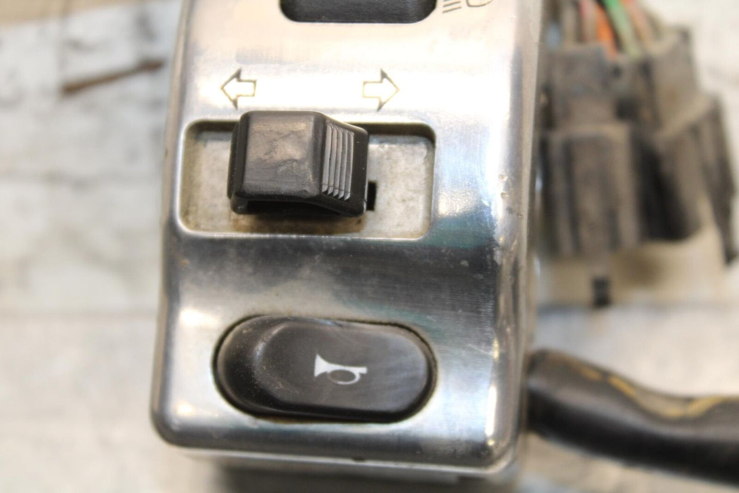 2005 Kawasaki Vulcan 1500 VN1500N Classic LEFT CLIP ON HANDLE HORN SIGNALS BB576