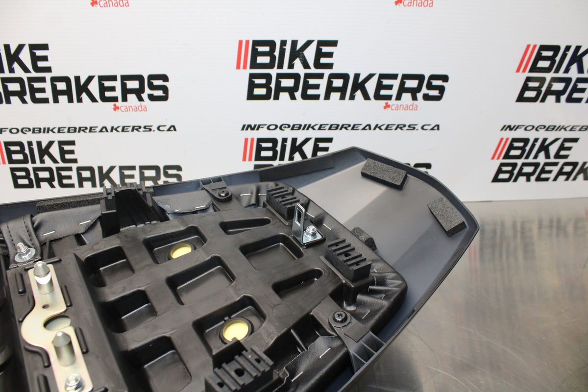 23-24 KAWASAKI NINJA ZX14R NEW!! FRONT REAR SEAT SADDLE & SOLO FAIRING BB153