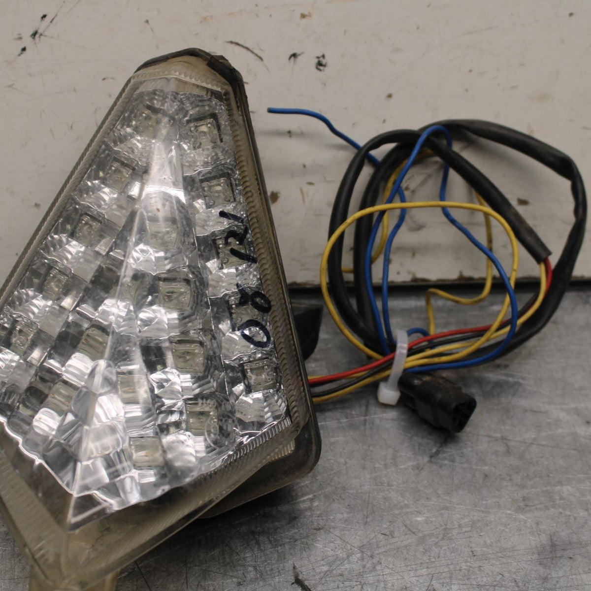 07-08 YAMAHA YZF R1 REAR TAIL TAILLIGHT BACK BRAKE LIGHT BB630
