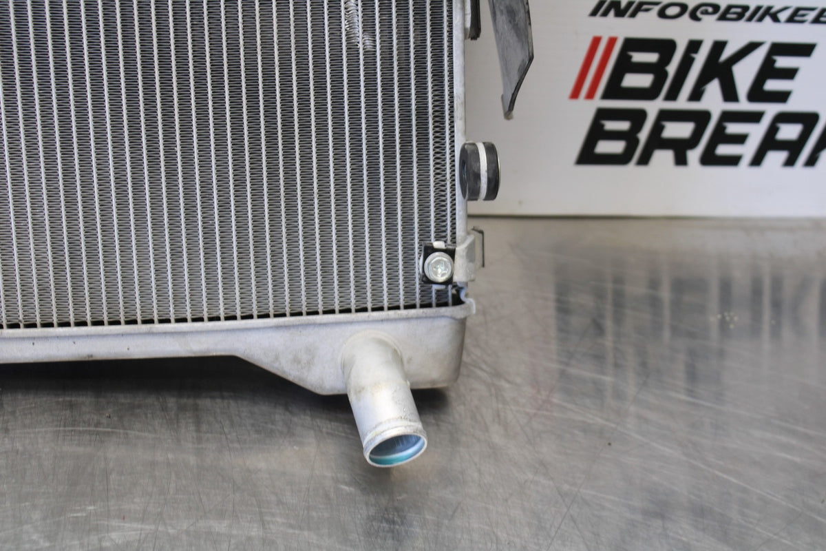 22-25 YAMAHA YZF R7 ENGINE RADIATOR MOTOR COOLER COOLING RADIATER BB182