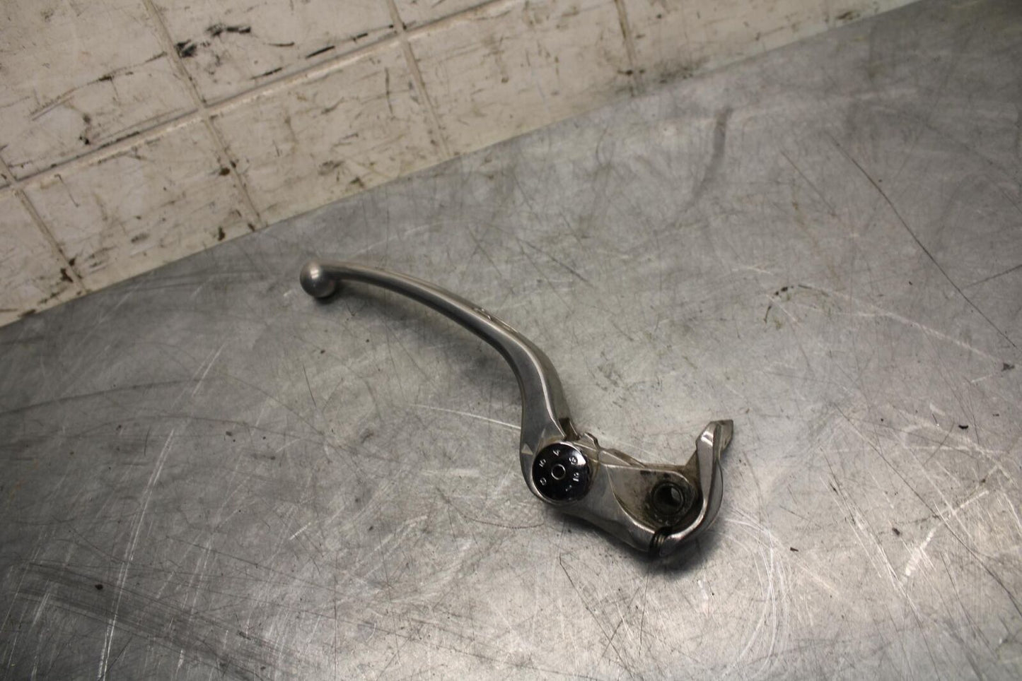2008 Suzuki GSXR1000 RIGHT CLIPON HANDLEBAR BRAKE LEVER BENT 57300-29G00 BB519