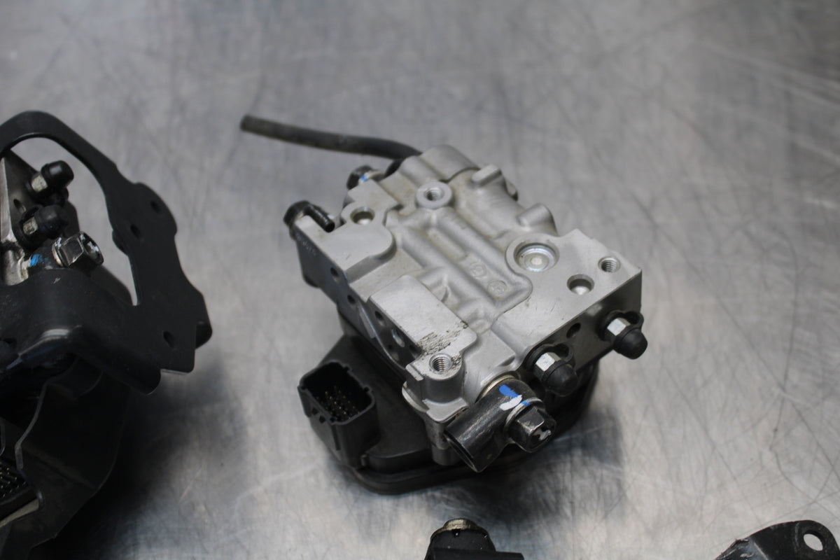 12-16 HONDA CBR1000RR FRONT REAR ABS PUMP UNIT MODULE SET BB157