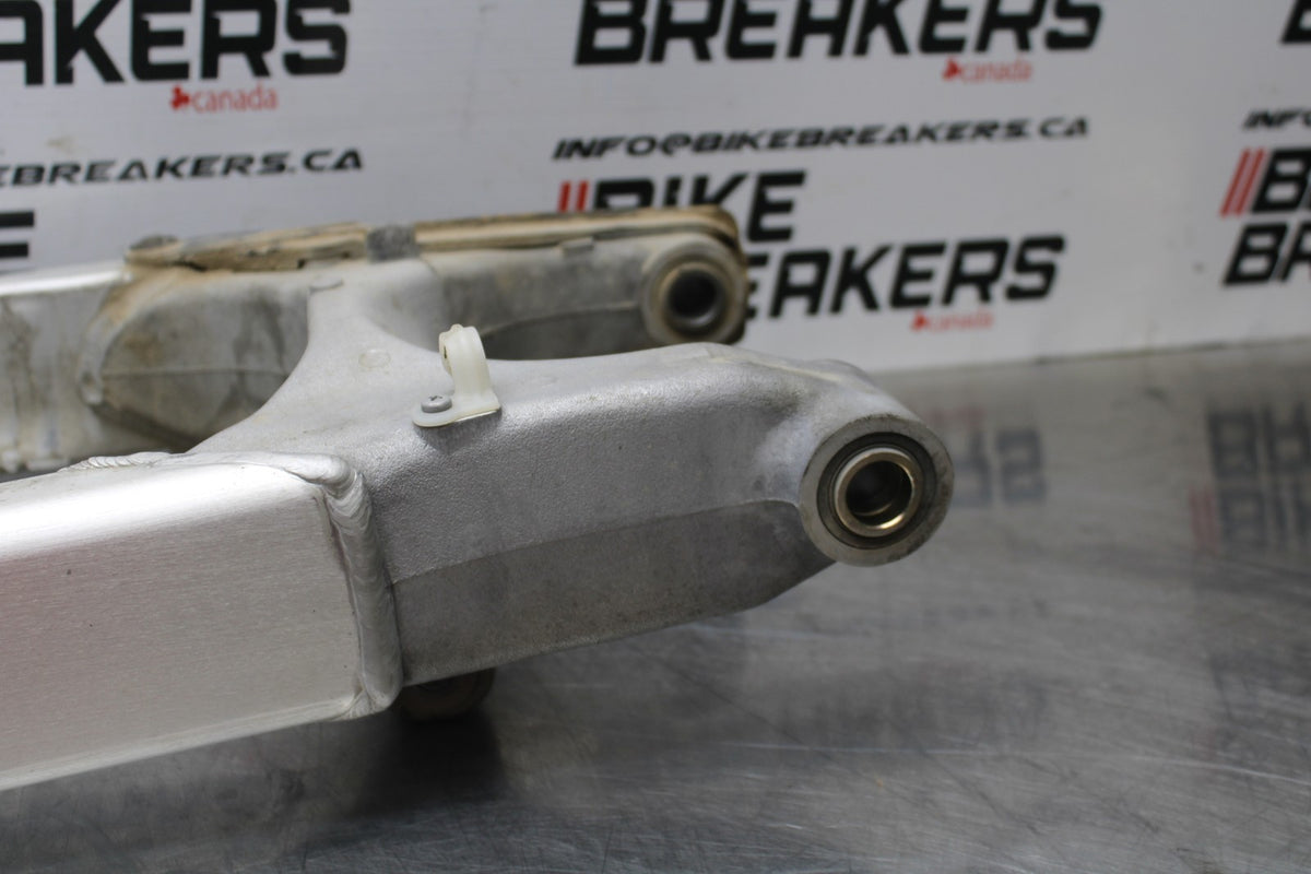 98-05 HONDA SUPER HAWK 1000 VTR1000F REAR SWINGARM BACK SWING ARM BB821