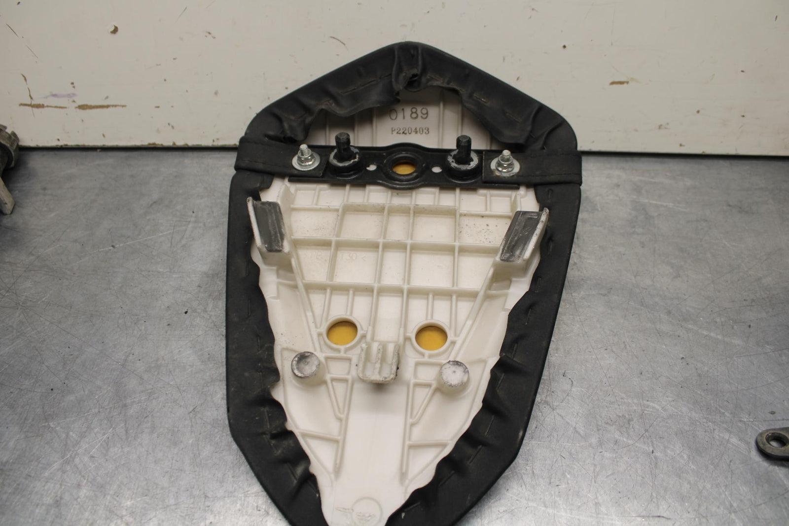 09-12 KAWASAKI NINJA ZX6R REAR BACK PASSENGER TANDEM SEAT SADDLE PILLION BB617