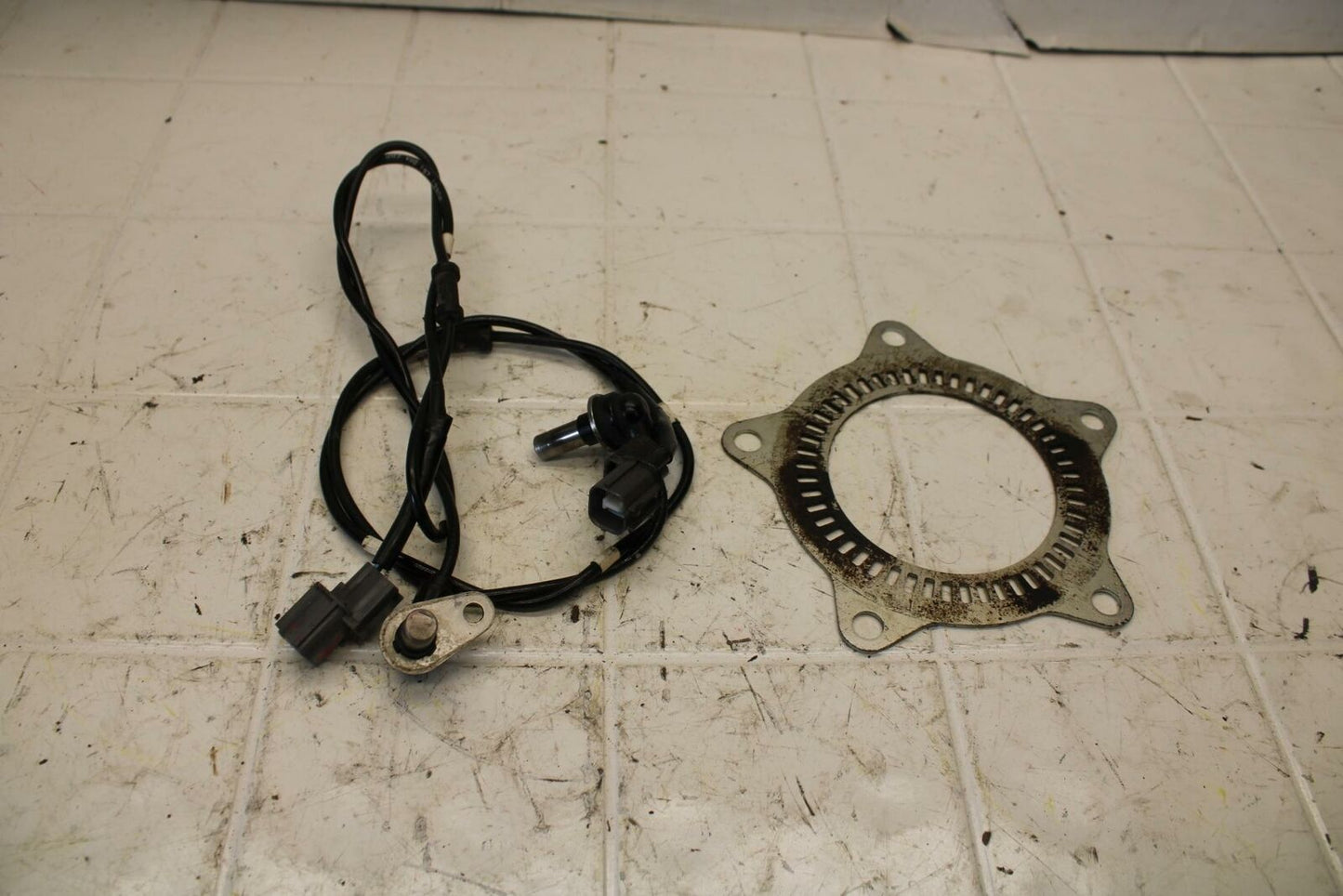 15 KAWASAKI NINJA 300 EX300  ABS BRAKE SENSOR RING BB14