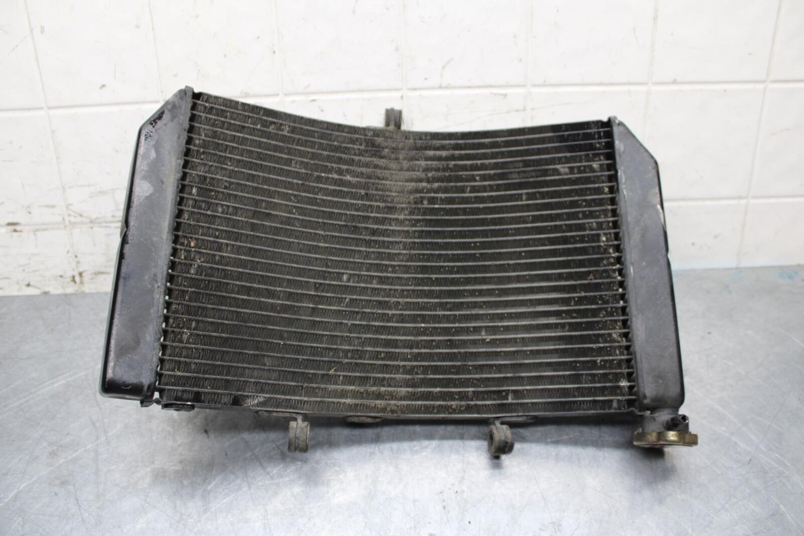2000 Honda CBR600F4 ENGINE RADIATOR COOLING RADIATER 19010-MBW-671 BB552
