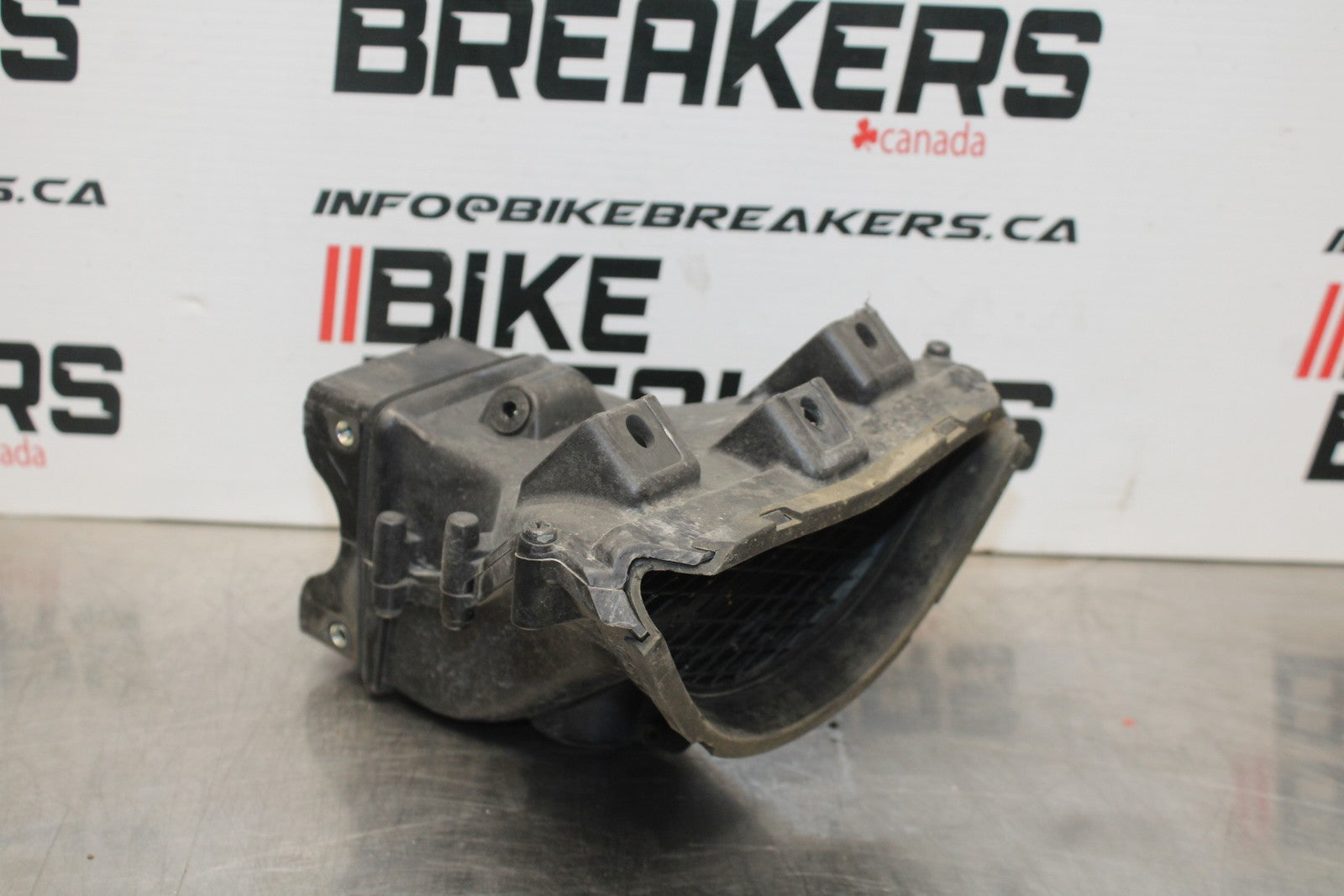 08 KAWASAKI NINJA ZX10R RAM AIR INTAKE TUBE DUCT BB201