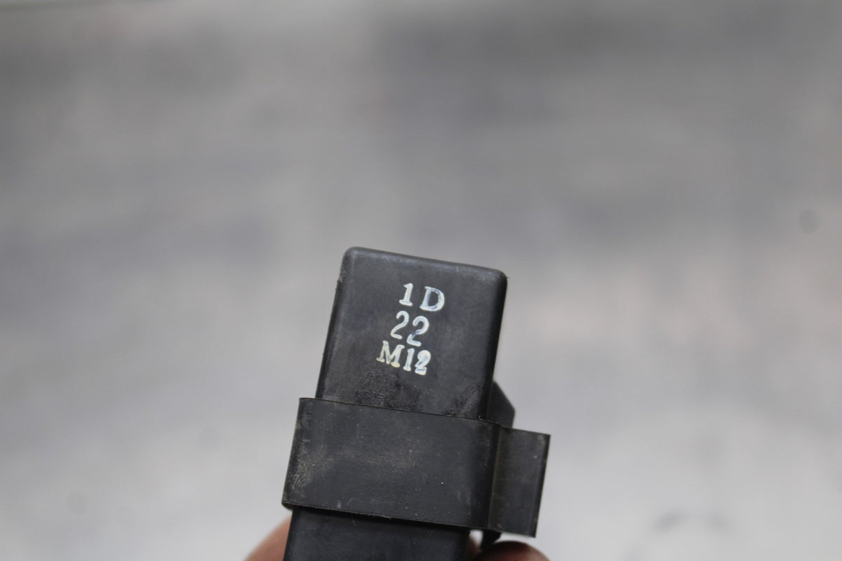 01 KAWASAKI VULCAN 1500 TURN SIGNAL BLINKER RELAY FLASHER SWITCH BB301