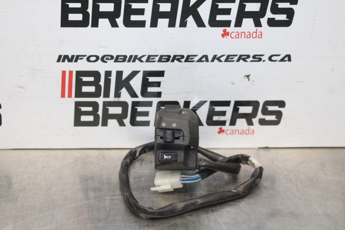 19 MOTO GUZZI V7 III LEFT CLIP ON HANDLE HORN SIGNALS SWITCH SWITCHES BB831