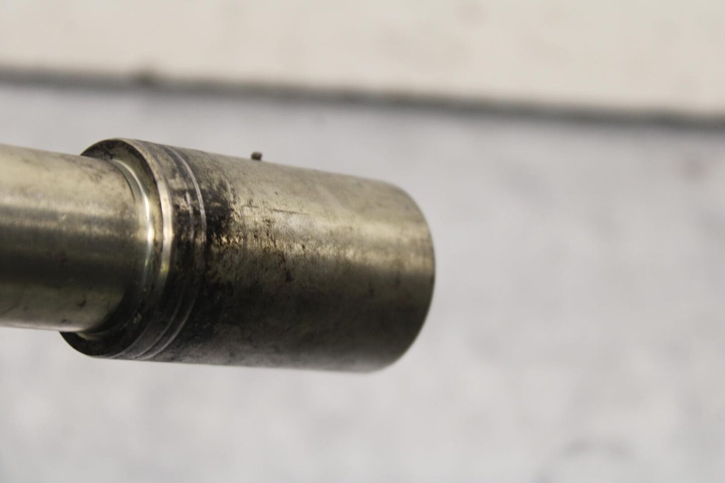2011 Suzuki GSXR1000 FRONT WHEEL RIM AXLE PIVOT BOLT 54711-41G10 BB96
