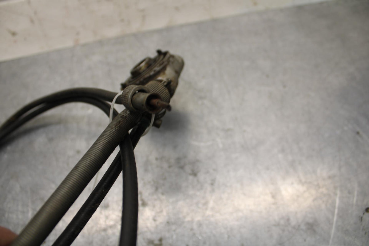 75 SUZUKI GT 550 SPEEDOMETER DRIVE SPEEDO LINE BB72