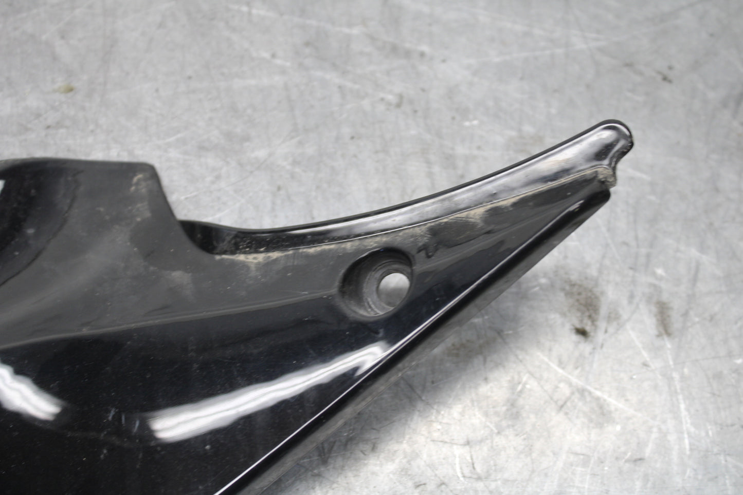 06-07 SUZUKI GSXR 600 LEFT GAS TANK FUEL CELL PANEL COVER TRIM COWL  BB694